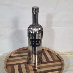 Southern Comfort Cocktail Mixer Shaker Silver Strainer Adult Beverages Decor